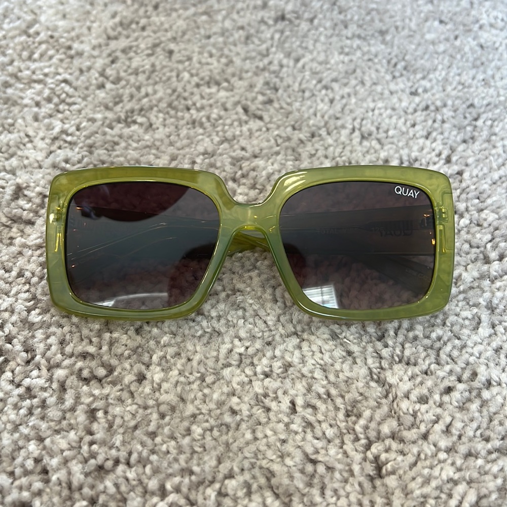 2022 Season Quay sunglasses